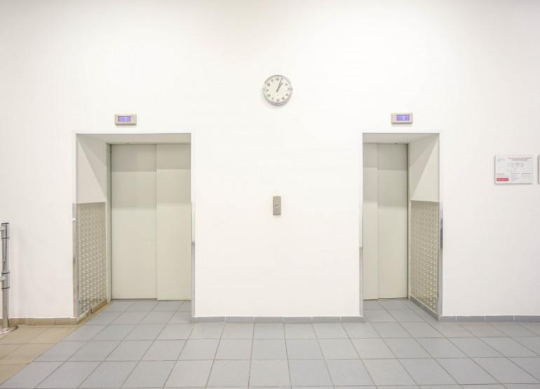 Шереметьевский: Вид главного лифтового холла